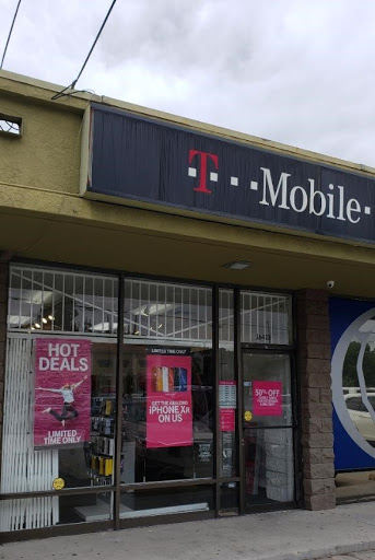 Cell Phone Store «T-Mobile», reviews and photos, 16413 Colima Rd, Hacienda Heights, CA 91745, USA