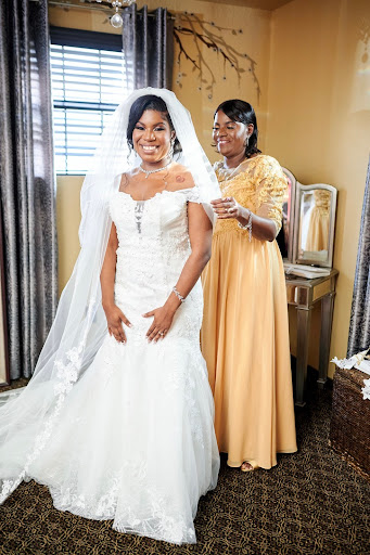 Bridal Shop «Sweet Romance Bridal Boutique», reviews and photos, 12121 Westheimer Rd #102, Houston, TX 77077, USA