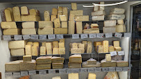 Fabrication du fromage du Restaurant L'Épicier Grand Cru à Strasbourg - n°20