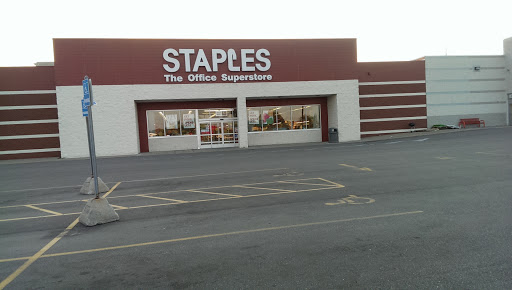 Office Supply Store «Staples», reviews and photos, 2337 N Park Dr, Holland, MI 49424, USA