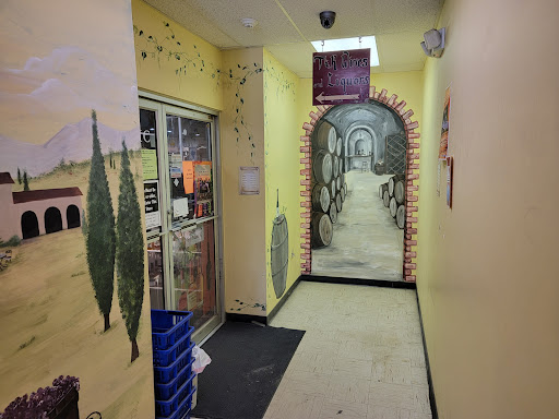 Liquor Store «T & R Wines & Liquors», reviews and photos, 145 Market St, Potsdam, NY 13676, USA