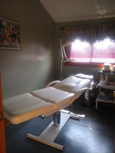 Hair Salon «Mona Lisa Salon and Day Spa», reviews and photos, 1901 National Rd W, Richmond, IN 47374, USA