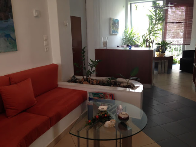 Χειρουργός Οδοντίατρος Άννα Κ. Σταυλά Ανοιχτές ώρες