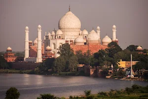 Colourful Indian Holidays image