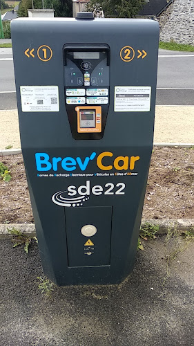Borne de recharge de véhicules électriques SDE Côtes d´Armor Charging Station Guerlédan