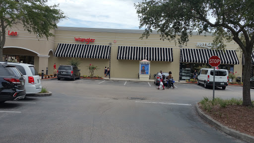 Outlet Store «VF Outlet», reviews and photos, 15501 S Apopka Vineland Rd, Orlando, FL 32821, USA