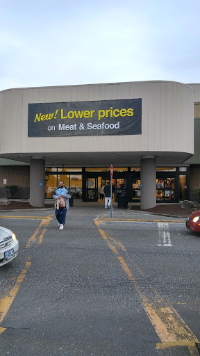 Fred Meyer, 11425 SW Beaverton Hillsdale Hwy, Beaverton, OR 97005, USA, 