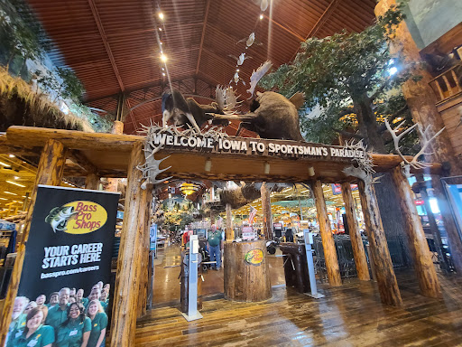 Sporting Goods Store «Bass Pro Shops», reviews and photos, 1000 Bass Pro Dr NW, Altoona, IA 50009, USA