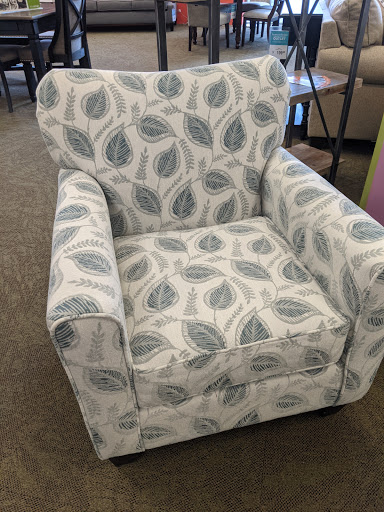 Furniture Store «Raymour & Flanigan Furniture and Mattress Store», reviews and photos, 410 Reidville Dr, Waterbury, CT 06705, USA