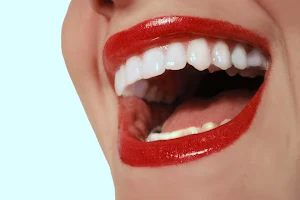 Οδοντίατρος στη Νέα Σμύρνη / Δρ Μαρία Ορφανίδου / Dynamic Smile Dental Clinic / Αισθητική Οδοντιατρική και Εμφυτεύματα image