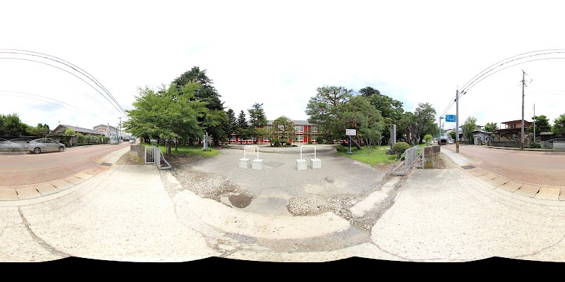 旧 長井小学校 第一校舎（一般開放施設）