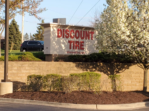Tire Shop «Discount Tire Store - New Lenox, IL», reviews and photos, 681 E Lincoln Hwy, New Lenox, IL 60451, USA