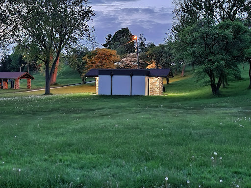 Memorial Park «Veterans Memorial Park», reviews and photos, 7619 Memphis Ave, Brooklyn, OH 44144, USA