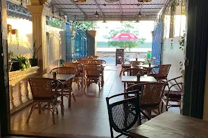 Mekong MoJo Restaurant & Bar Kratie image