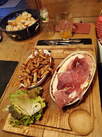 Plats et boissons du Restaurant français La Table à Raclette à Saint-Julien-en-Genevois - n°11