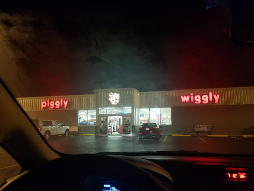 Grocery Store «Piggly Wiggly», reviews and photos, 1536 Donelson Pkwy, Dover, TN 37058, USA