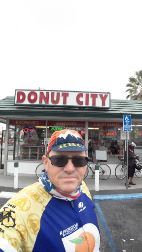 Donut Shop «Donut City», reviews and photos, 6100 Magnolia Ave, Riverside, CA 92506, USA