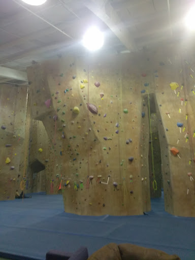 Rock Climbing «Gravity Vault», reviews and photos, 40 Watchung Ave, Chatham, NJ 07925, USA