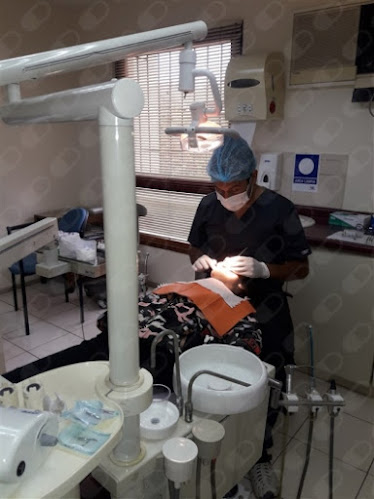Dr. Denis Enrique Fuentes Barros, Dentista - Viña del Mar