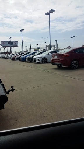 Hyundai Dealer «Van Hyundai», reviews and photos, 1301 S Interstate 35E, Carrollton, TX 75006, USA