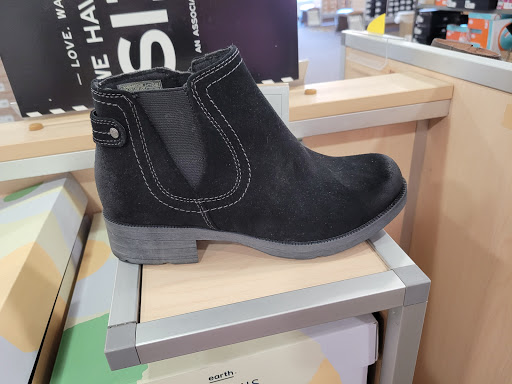 Shoe Store «DSW Designer Shoe Warehouse», reviews and photos, 314 Marketplace Mile, Plainfield, IN 46168, USA