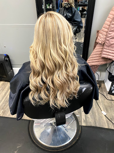 Beauty Salon «Stephanie Hood & Company Hair & Nail Salon», reviews and photos, 97 W Public Sq, Scottsville, KY 42164, USA