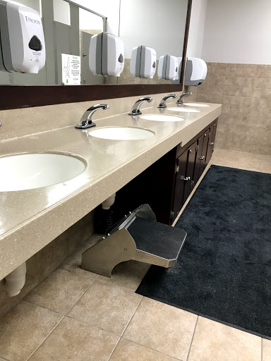 Outlet Store «Tanger Outlet Blowing Rock», reviews and photos, 278 Shoppes on the Parkway Rd, Blowing Rock, NC 28605, USA