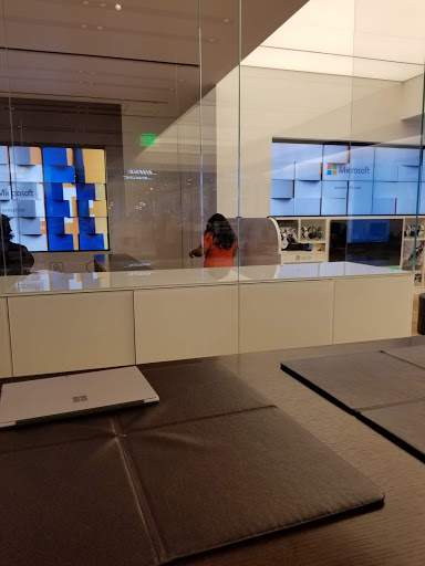 Computer Store «Microsoft Store», reviews and photos, 2855 Stevens Creek Blvd #1135, Santa Clara, CA 95050, USA