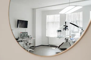La Perla Dental Clinic image