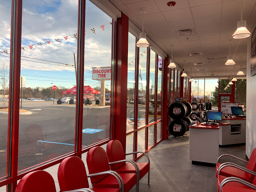 Tire Shop «Discount Tire Store - Brentwood, TN», reviews and photos, 7135 Bakers Bridge Ave, Brentwood, TN 37027, USA