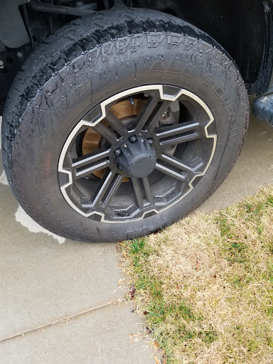 Tire Shop «Les Schwab Tire Center», reviews and photos, 5998 Lindhurst Ave, Marysville, CA 95901, USA