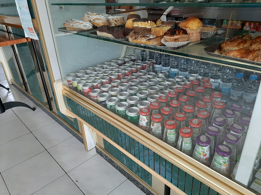 Pão Quente Pastelaria Lumassali no Carreira, Braga