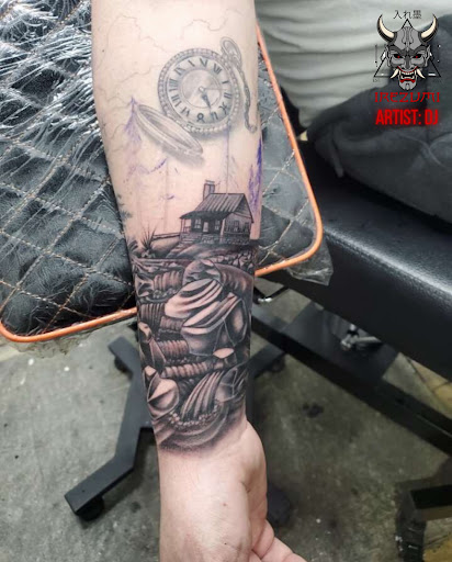 Explore tattoos for behind the ear ideas, creative tattoo ideas in Peru, available at Irezumi Tattoo Parlor