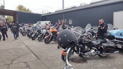 Photos of M C Parts V / Frank Jensen
