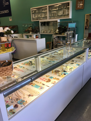 Thrift Store «Humane Society Thrift Store», reviews and photos, 4445 20th St, Vero Beach, FL 32966, USA