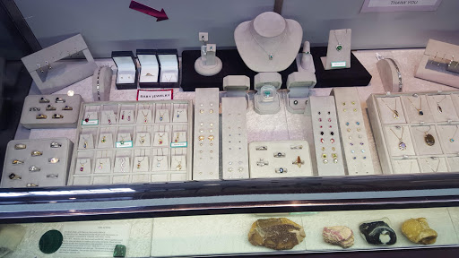 Pawn Shop «SILVER LINING JEWELRY AND LOAN GRESHAM», reviews and photos, 300 SE 181st Ave, Portland, OR 97233, USA