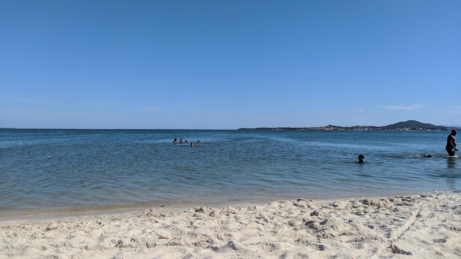 Praia dos Ubas'in fotoğrafı - rahatlamayı sevenler arasında popüler bir yer