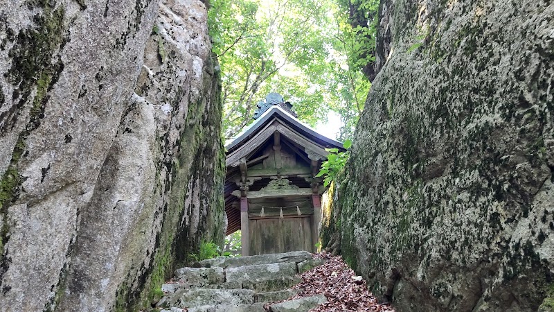 琴弾山神社