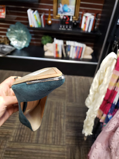 Boutique «Blue, a Goodwill Boutique - Tacoma», reviews and photos, 2520 N Proctor St, Tacoma, WA 98406, USA