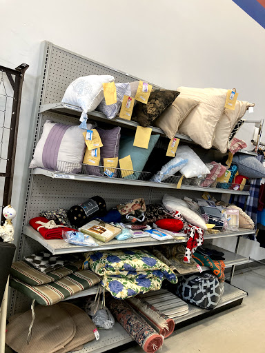 Thrift Store «Goodwill Industries of Greater Cleveland & East Central Ohio», reviews and photos, 14690 Snow Rd, Brook Park, OH 44142, USA