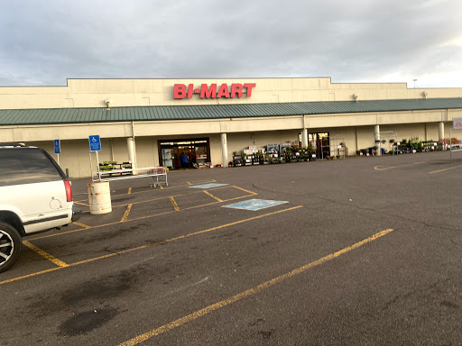 Department Store «Bi-Mart», reviews and photos, 1680 W 18th Ave, Eugene, OR 97402, USA
