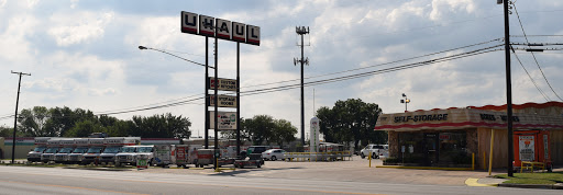 RV Storage Facility «U-Haul Moving & Storage at Downtown Main St», reviews and photos, 1117 E Main St, Grand Prairie, TX 75050, USA