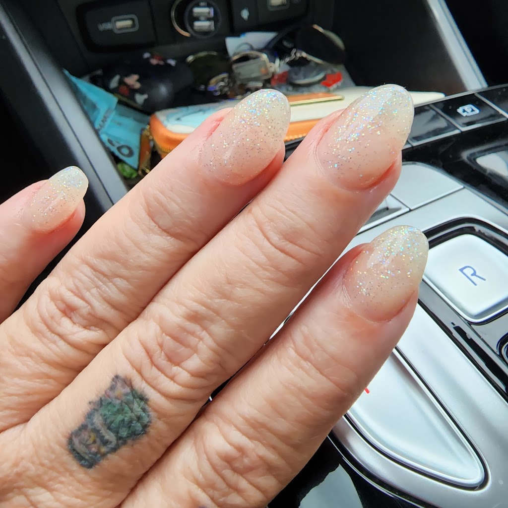 Laguna Nails & Spa 53406