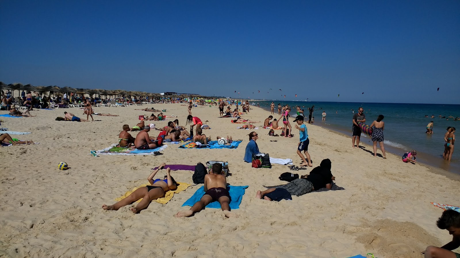 Photo de Praia de Cabana avec un niveau de propreté de partiellement propre