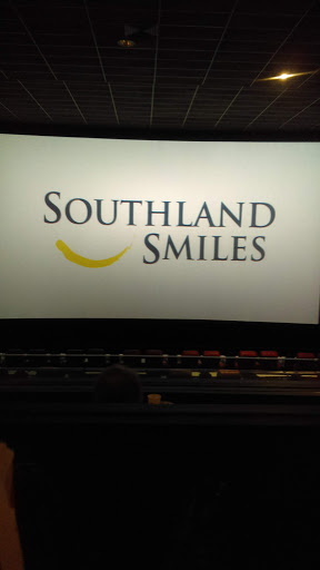 Movie Theater «AMC DINE-IN Southlands 16», reviews and photos, 23955 E Plaza Ave, Aurora, CO 80016, USA