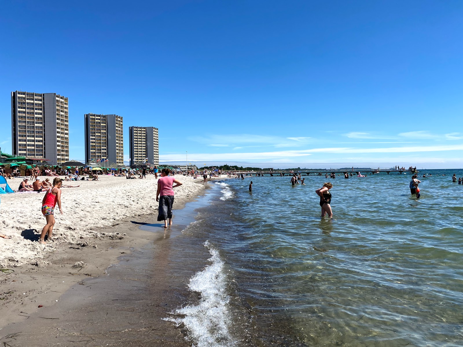 Südstrand Strand'in fotoğrafı uzun koy ile birlikte