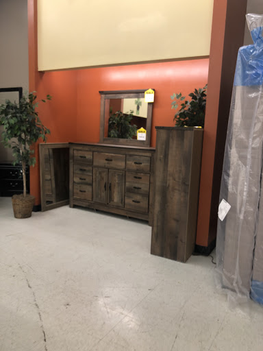 Thrift Store «Downtown Rescue Mission Thrift Store», reviews and photos