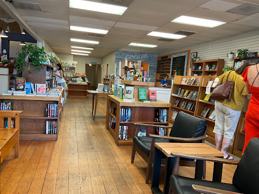 Book Store «Chapters Books and Coffee», reviews and photos, 701 E 1st St, Newberg, OR 97132, USA