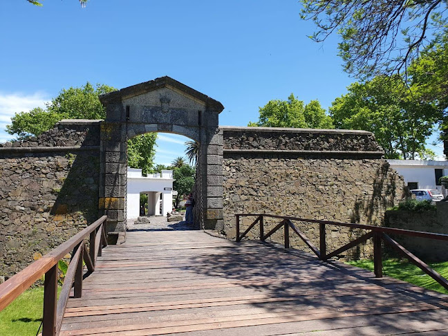 Muralla ciudad vieja colonia del sacramento