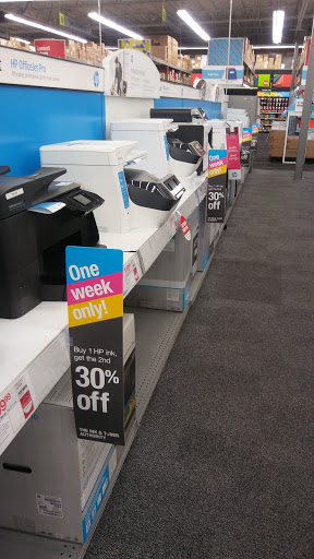 Office Supply Store «Staples», reviews and photos, 19141 Golden Valley Rd, Santa Clarita, CA 91387, USA